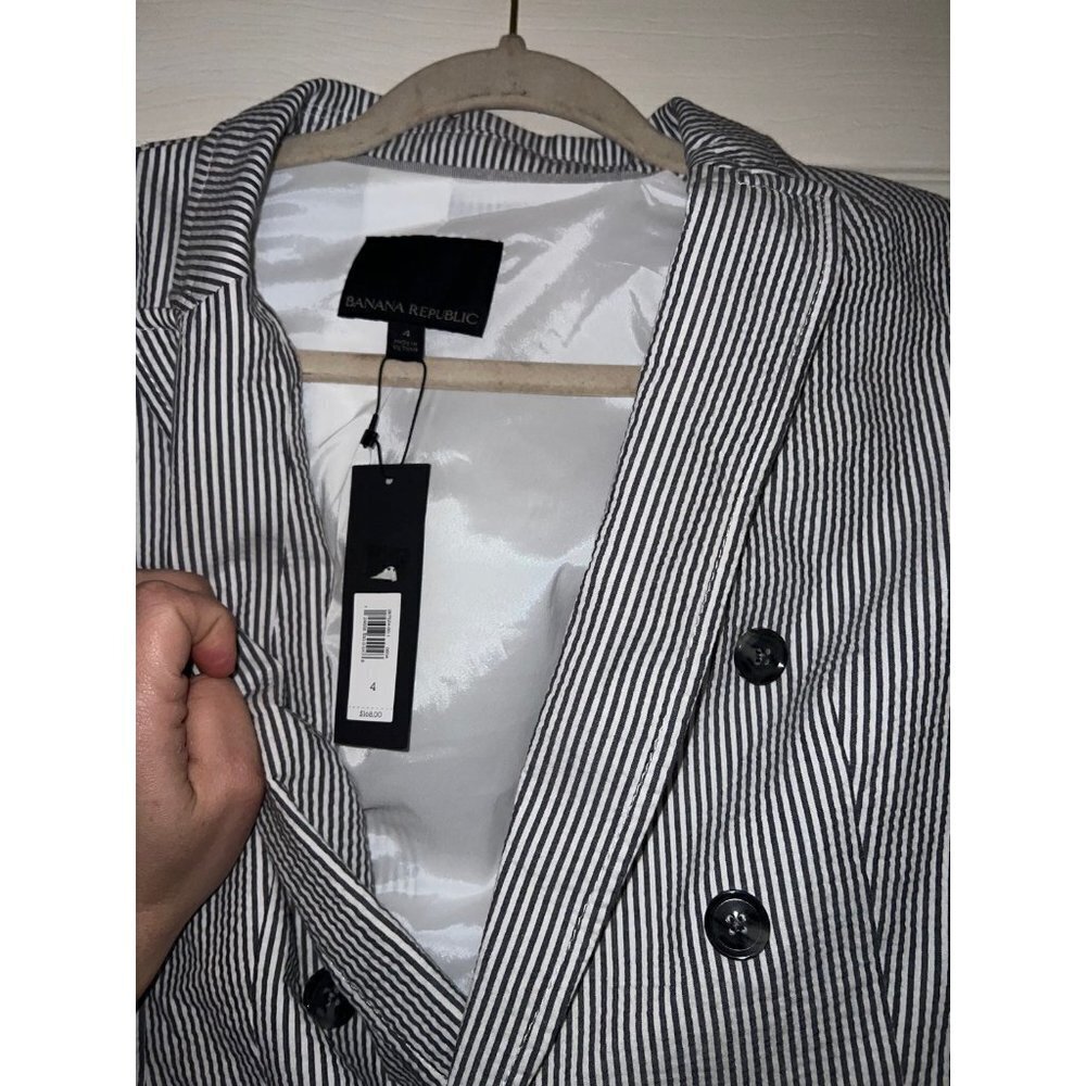 NWT Banana Republic double breasted blazer in seersucker women’s 4 striped $169 - Picture 2 of 3
